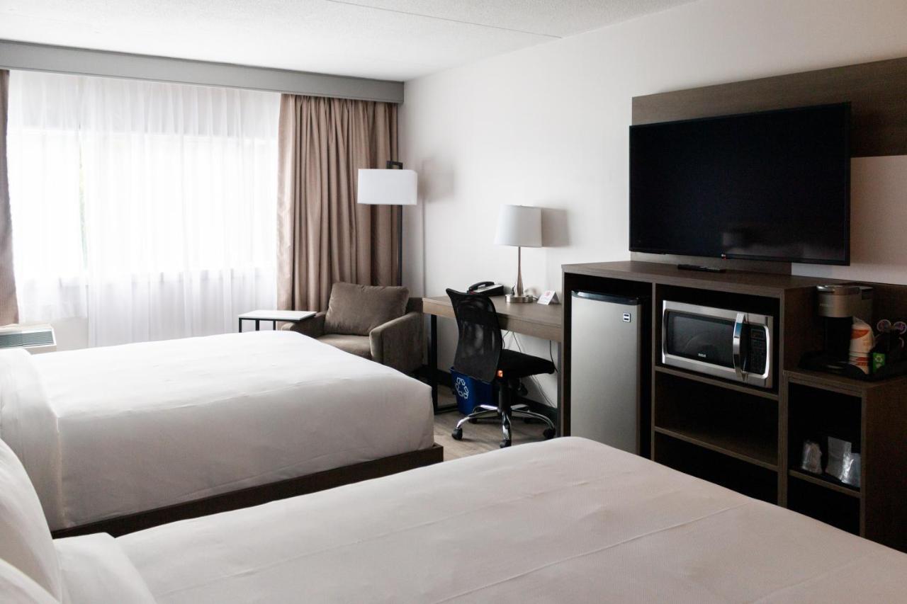 Comfort Suites Kingston Central Exteriör bild
