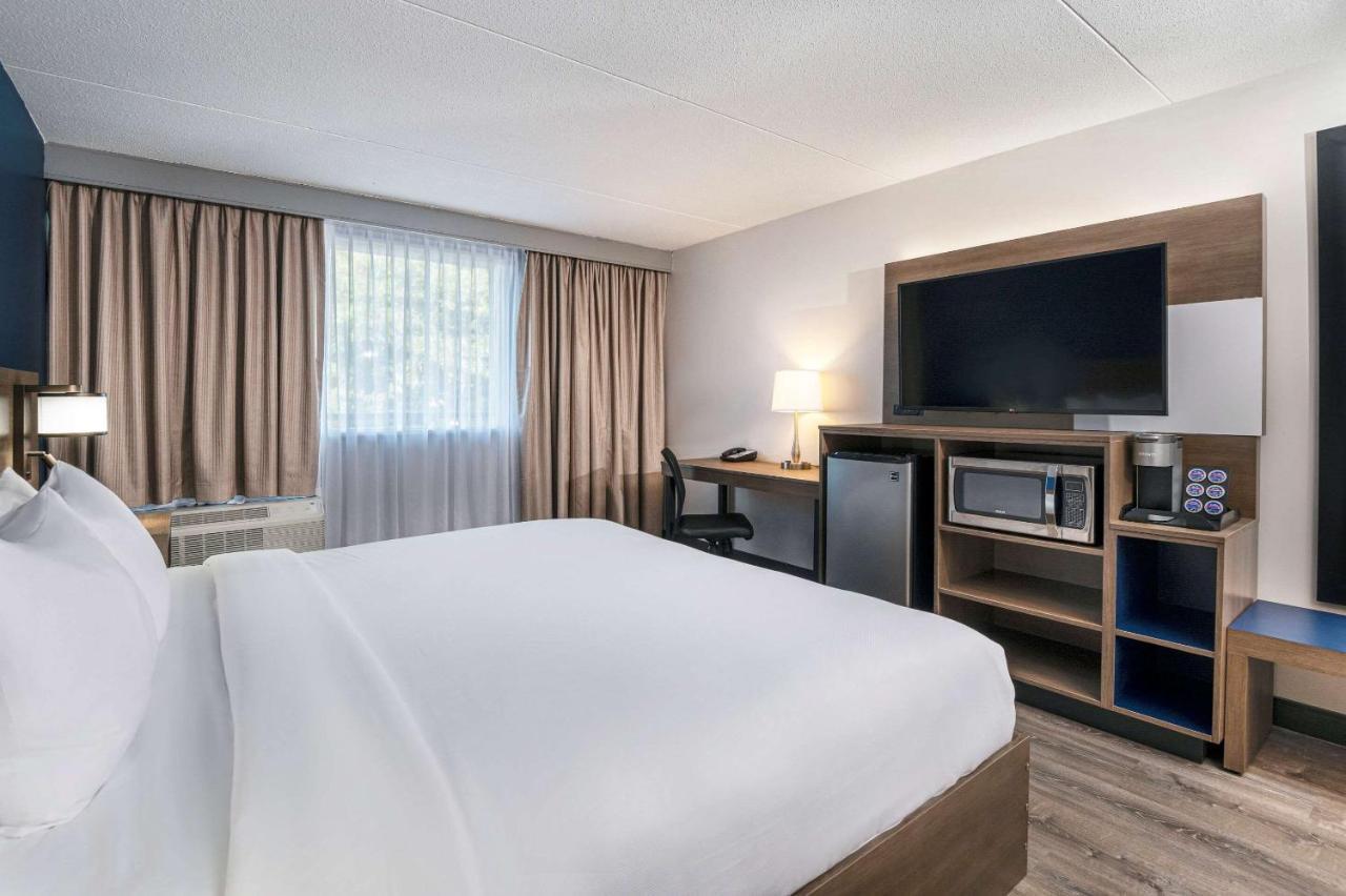 Comfort Suites Kingston Central Exteriör bild