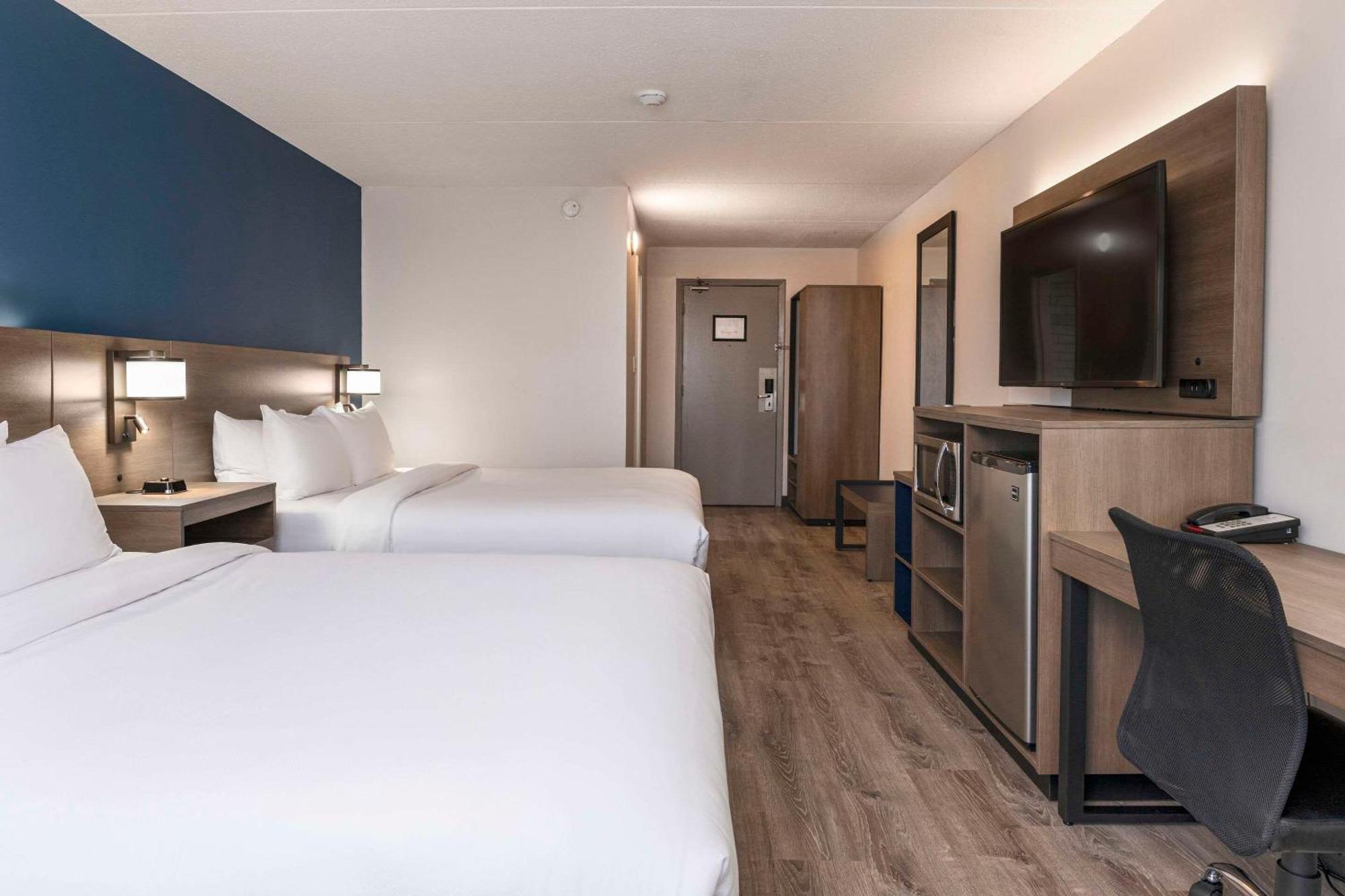 Comfort Suites Kingston Central Exteriör bild